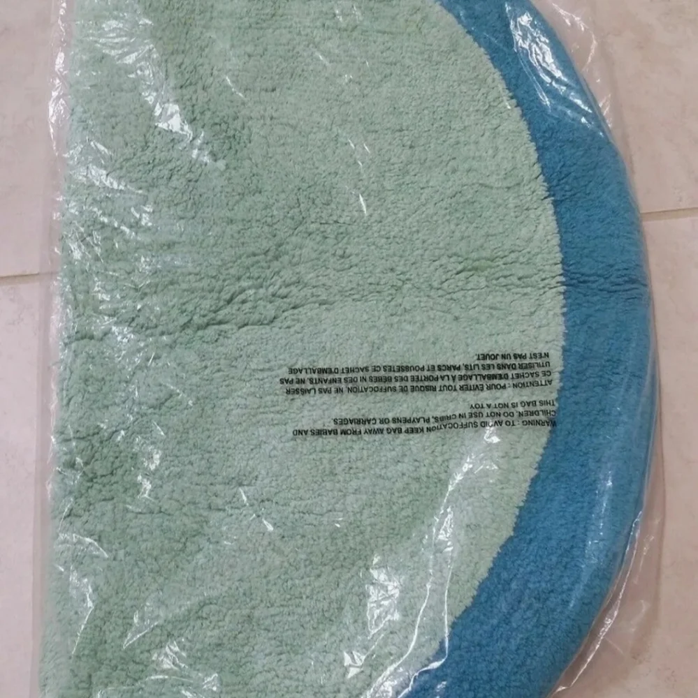🦋 POTTERY BARN TEEN SPOT-ON BATH MAT 🦋